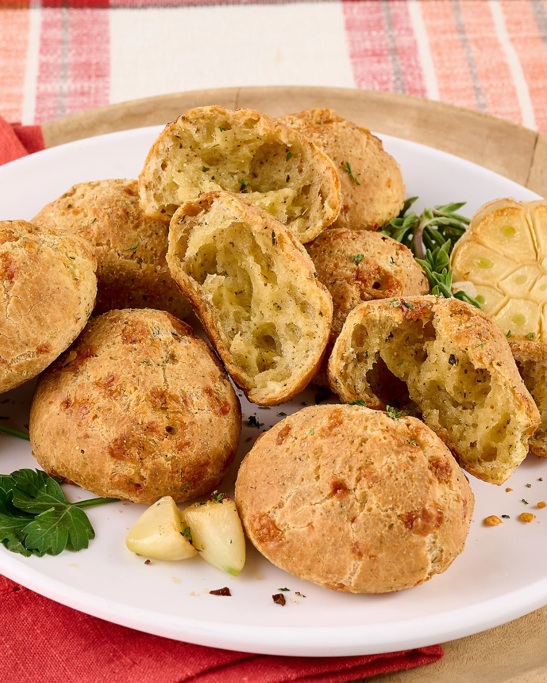 Garlic and Herb Bread Rolls (8oz)